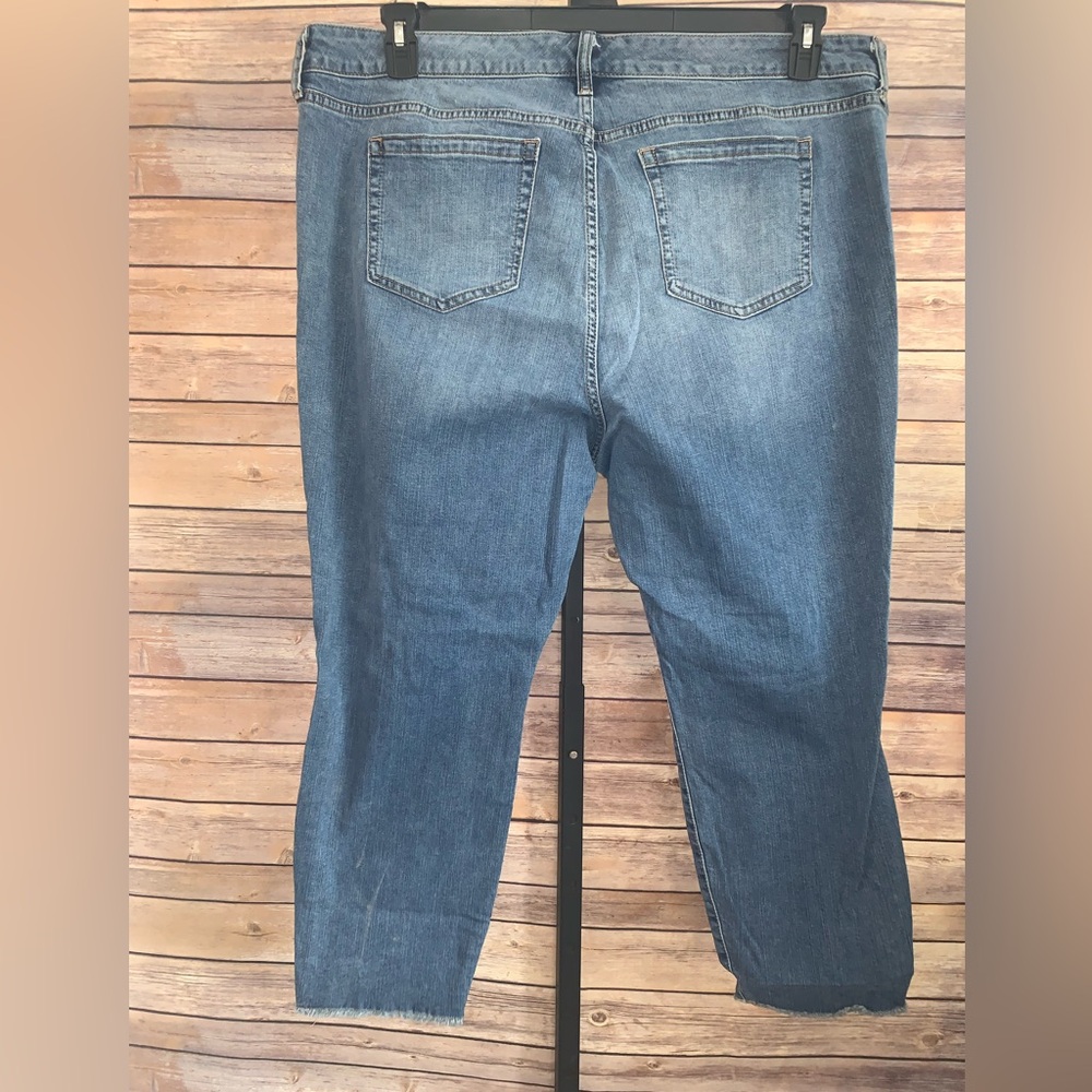 Torrid Boyfriend Cropped Jeans - Size 22 - Picture 2 of 10